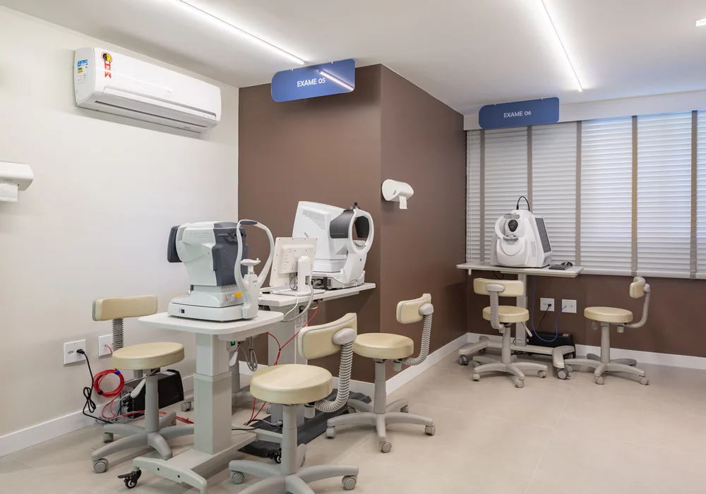 Sala de exames oftalmologicos do HODF usada na avaliacao refrativa